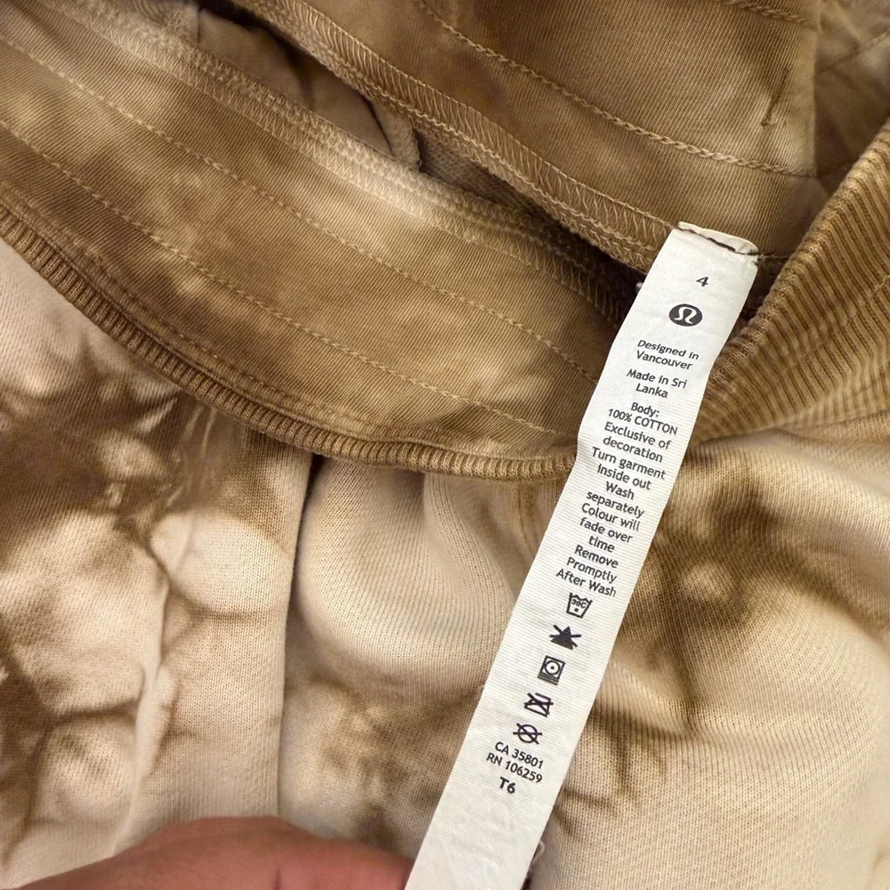 lululemon athletica lean into